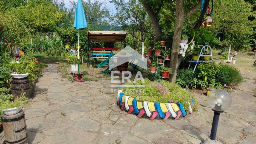 Къща с двор в с. Балван, обл. Велико Търново