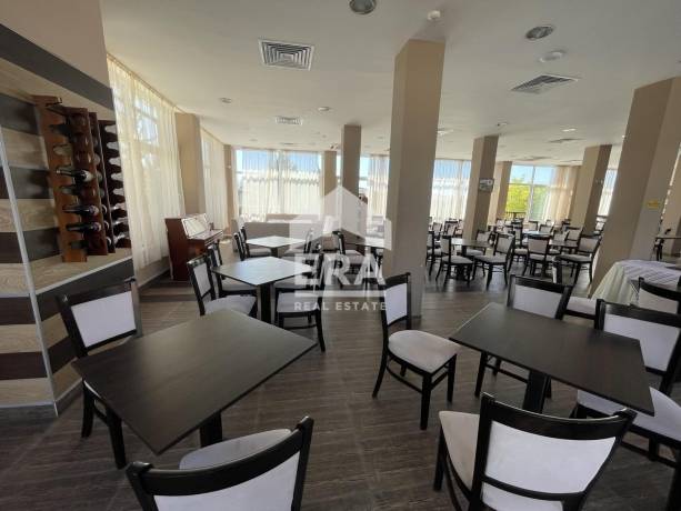 Бистро „Хармони Хилс“ с Pool Bar – готов ресторант с доказан приход, идеален за събития и летен сезон в Harmony Hills