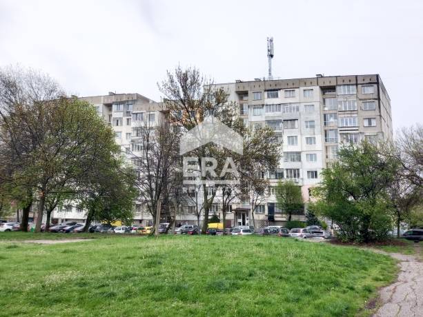 Ексклузивно! ЕРА Младост предлага за продажба едностаен преустроен в двустаен апартамент в ж.к.Люлин 6, гр. София