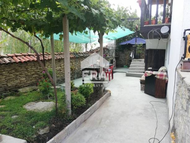 Къща в с. Леденик, В. Търново