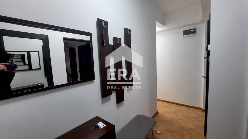 ERA Фамилия отдава уютен тристаен апартамент срещу Пирогов