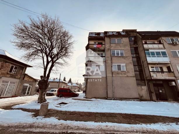 ЕКСКЛУЗИВНО! Четиристаен апартамент в град Две Могили