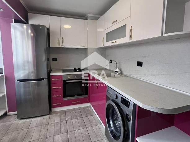 Тристаен апартамент за продажба в Родина 1, Русе