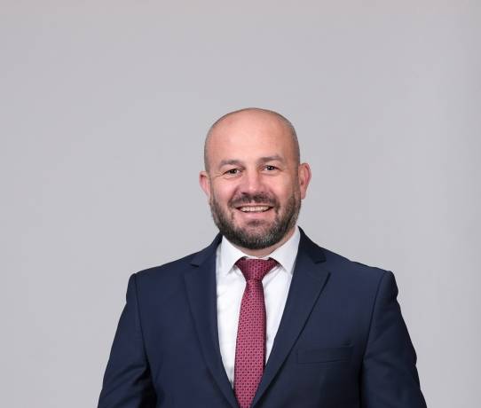 Хари Минас