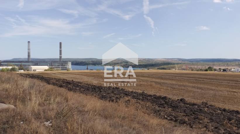 Промишлен парцел в района на село Езерово област Варна