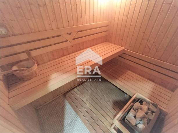 Тристаен апартамент за продажба в м-т Ален мак, област Варна