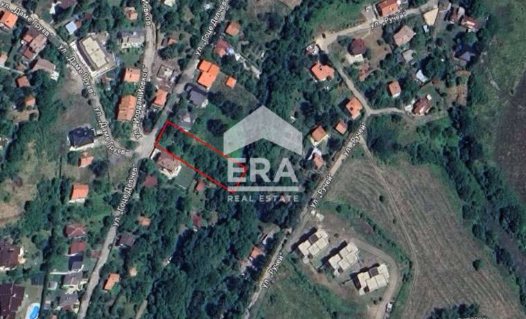 Продаваме екслузивно чудесен парцел в гр. Банкя