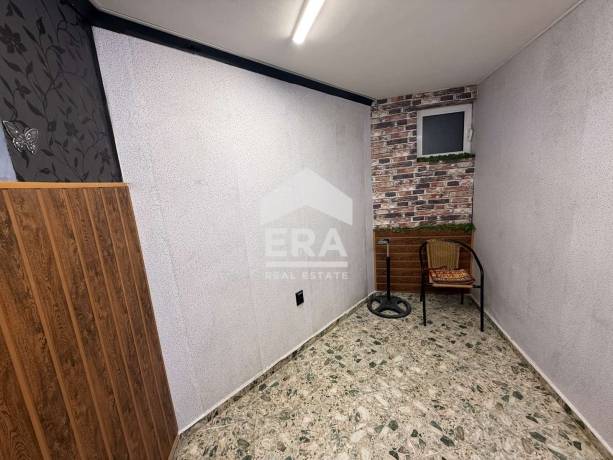 Заведение за хранене за продажба в кв. ЗК Тракия, Варна