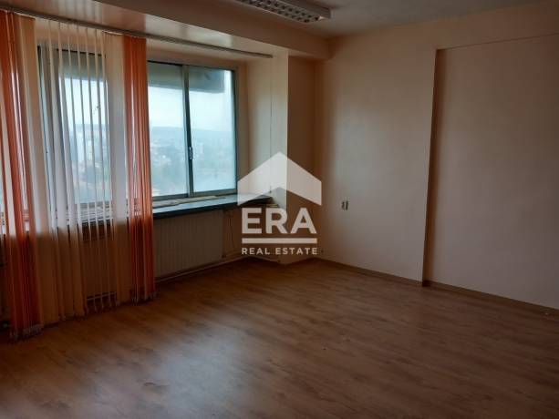Офис за продажба в Широк център, Плевен