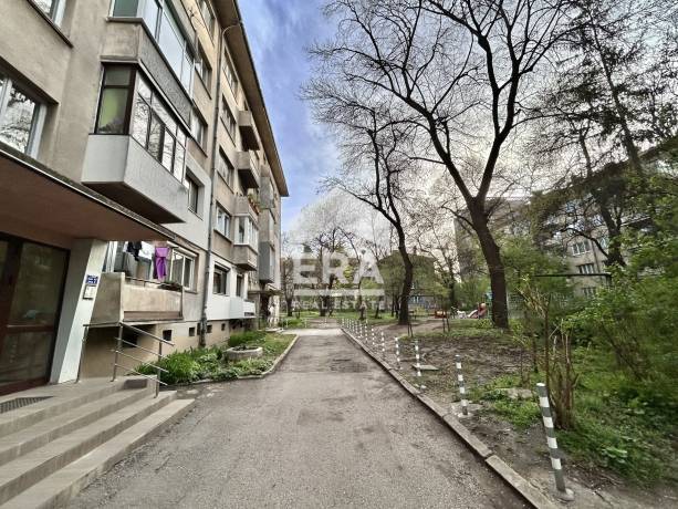Двустаен апартамент под наем в кв. Яворов, София