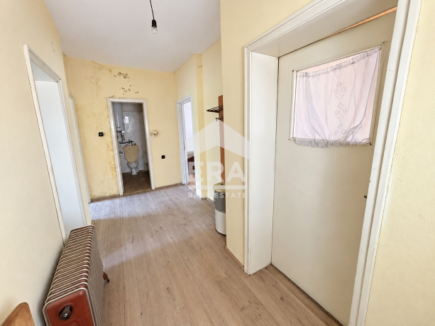 Къща за продажба в кв. Тракийски, Хасково