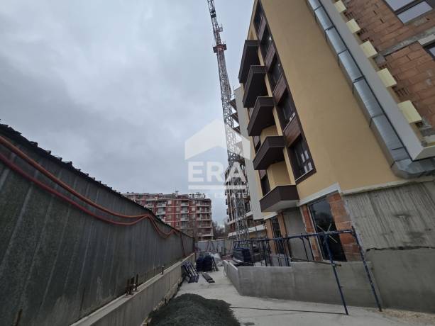 ЕРА Надежда продава уникален, югозападен, тристаен апартамент на 3 минути от метростанция