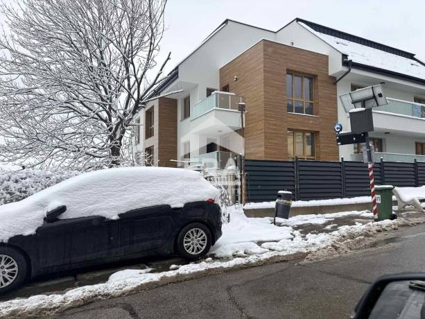 АКТ 15 Южен апартамент с две спални и високи тавани в бутикова сградата