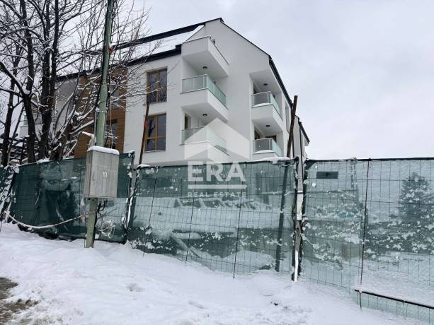 АКТ 15 Южен апартамент с две спални и високи тавани в бутикова сградата
