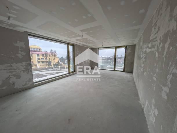 Тристаен апартамент за продажба в кв. Пазара, Шумен