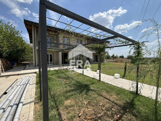 Бизнес имот за продажба в кв. Кенана, Хасково