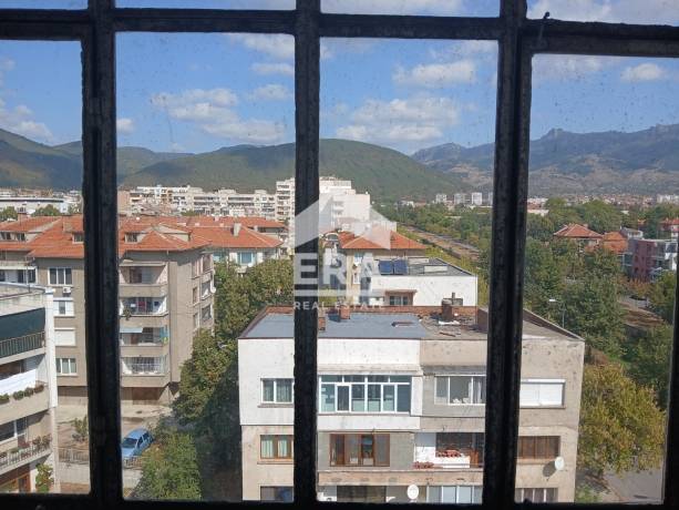 ЕРА Casa отдава под наем апартамент в центъра