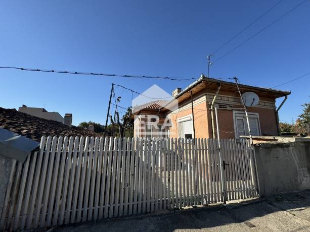 ЕКСКЛУЗИВНО! ЕРА ДРЪСТЪР предлага за продажба къща в близост до '' Градска Поликлиника " - град Силистра!
