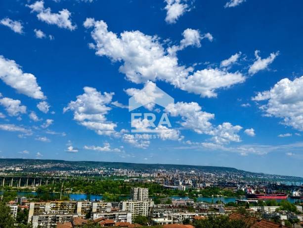 Тристаен апартамент с прилежащ двор за продажба с горска панорама в новострояща се сграда в кв. Аспарухово, гр. Варна