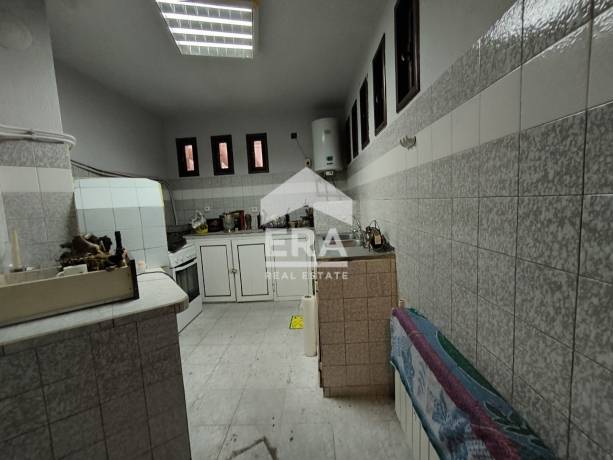 Бизнес имот за продажба в кв. Промишлена зона – Изток, Хасково
