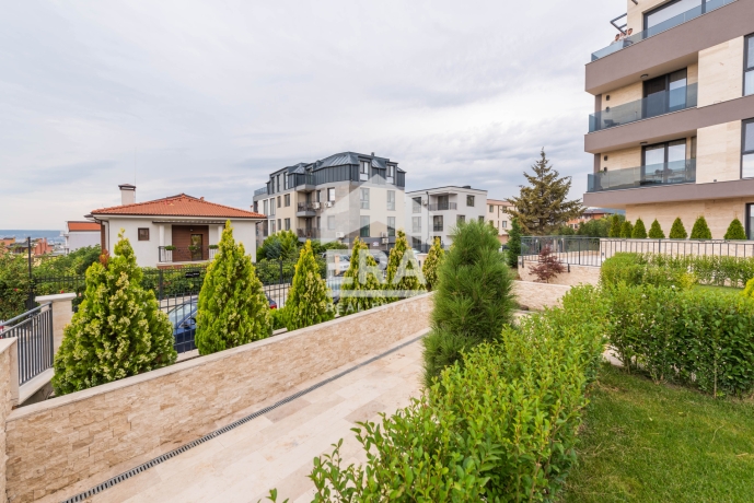 Тристаен апартамент за продажба в кв. Бриз, Варна