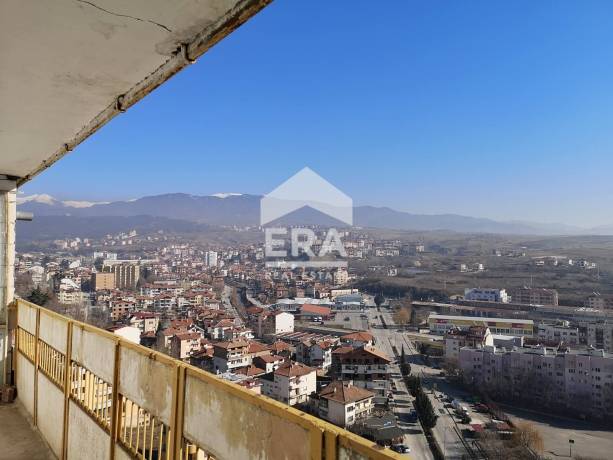 ЕРА Надежда продава четиристаен апартамент с невероятна гледка в гр. Сандански