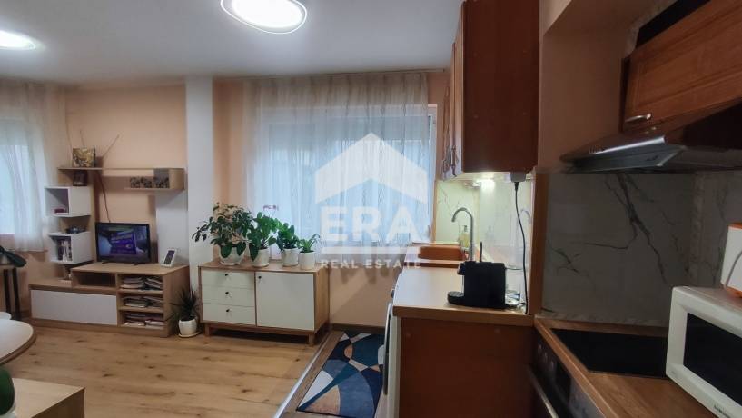 Eксклузивно! Двустаен обзаведен апартамент за продажба под ПФОЕ МОЛ, район "Трошево", Варна