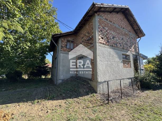 ЕКСКЛУЗИВНО! ЕРА Дръстър предлага за продажба, двуетажна къща в село Полк. Ламбриново!
