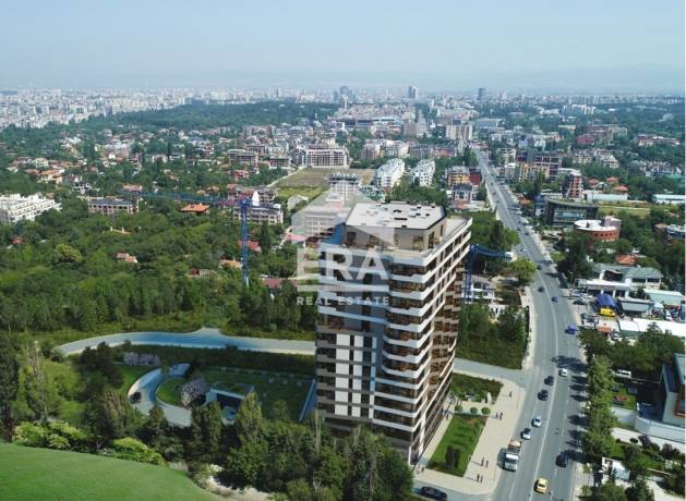 ЕРА Фамилия продава тристаен апартамент в кв.Кръстова вада