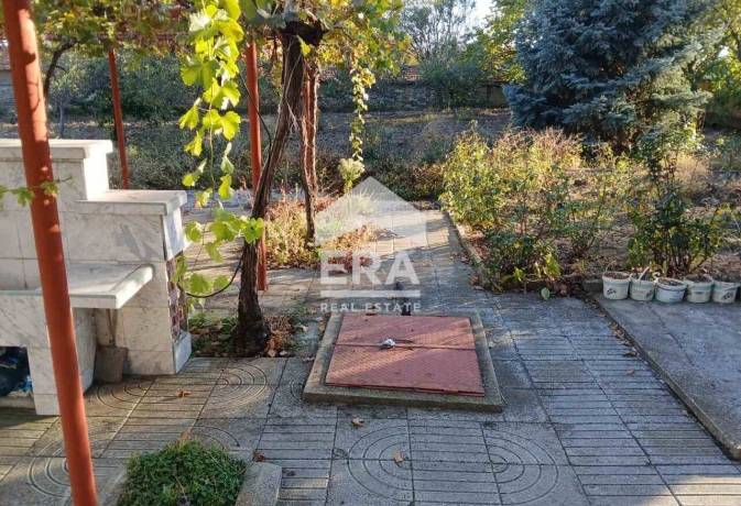 Къща за продажба в с. Тополчане, област Сливен