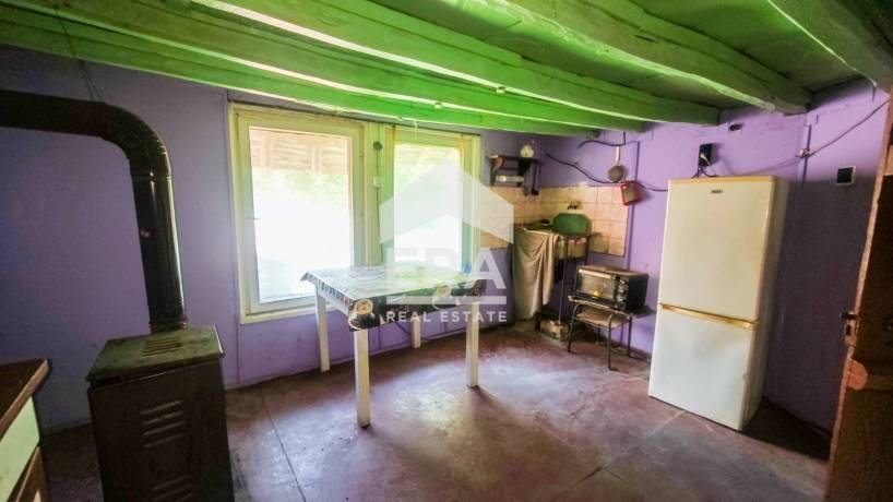 ЕКСКЛУЗИВНО! ЕРА ИмотиТе предлага за продажба Къща, 1007 кв.м. дворно място, с. Тръбач