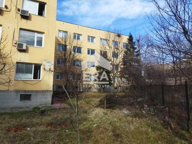 Бизнес имот под наем в кв. Промишлена зона – Север, Хасково