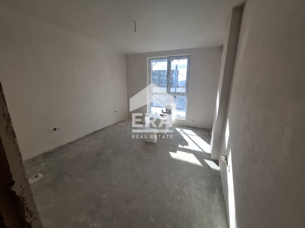 Тристаен апартамент за продажба в кв. Връбница 1, София