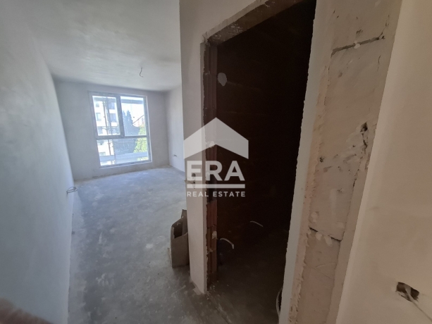 Тристаен апартамент за продажба в кв. Връбница 1, София