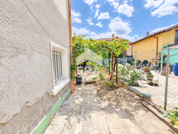 Етаж от къща за продажба в кв. Дружба 1, Хасково