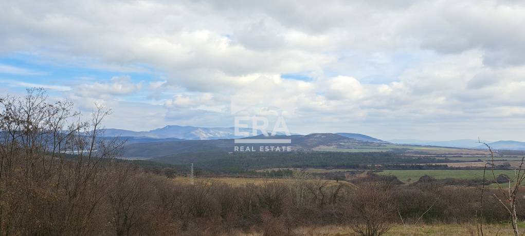 Парцел в село Подвис, с изглед към язовир Камчия