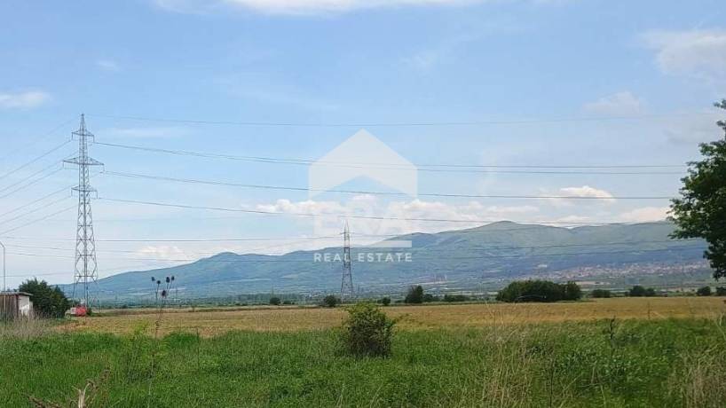 ЕРА Младост предлага парцел в Казичене