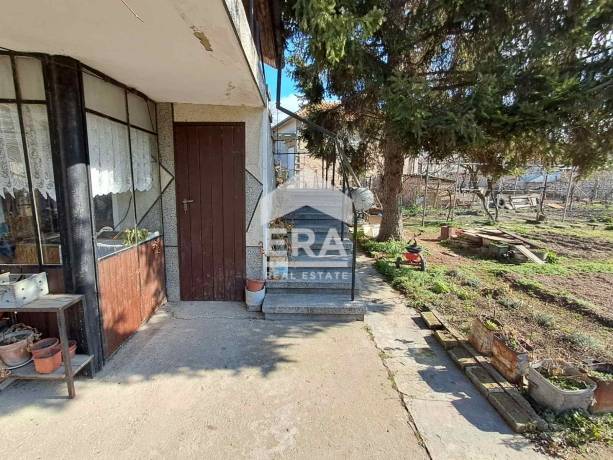 Къща за продажба в с. Константиново, област Варна