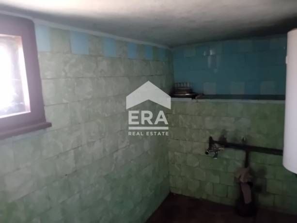 ЕРА Фаворит продава ексклузивно къща с двор в с. Медковец, общ. Монтана