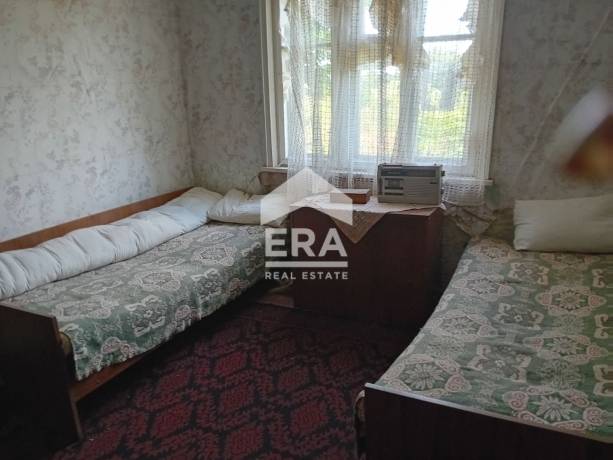 ЕРА Фаворит продава ексклузивно къща с двор в с. Медковец, общ. Монтана