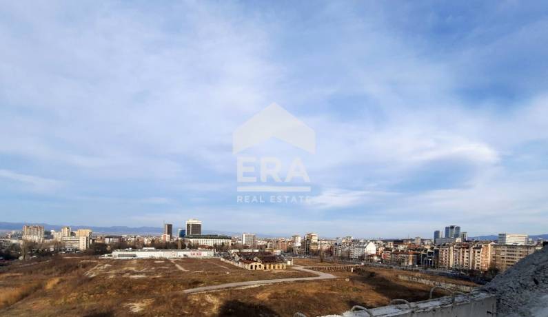ERA Фамилия продава мезонет ново строителство с панорама в кв. Лагера