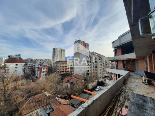 ERA Фамилия продава мезонет ново строителство с панорама в кв. Лагера