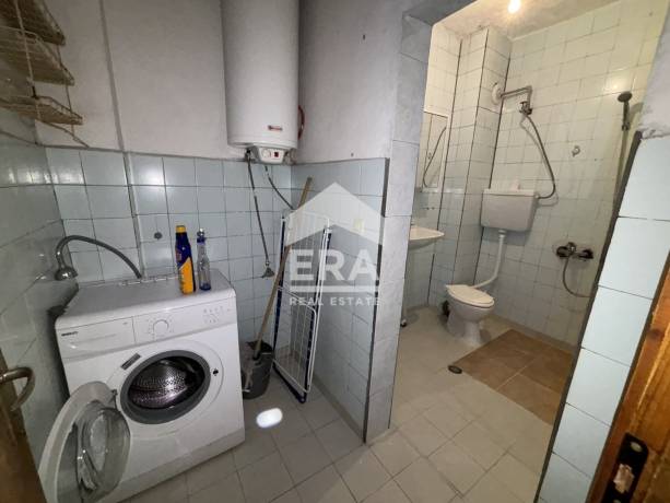 Многостаен апартамент за продажба в кв. Промишлена зона – Изток, Хасково