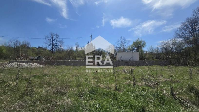 Ексклузивно! Ера Тера продава УПИ в с. Каленовци.