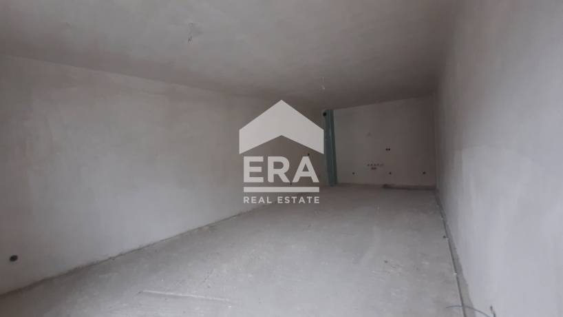 ERA Фамилия продава тристаен апартамент ново строителство в кв. Подуяне