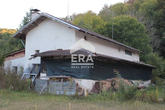 ЕКСКЛУЗИВНО !!! ЕРА ОСЪМ предлага за продажба имот с красива гледка в град Априлци!