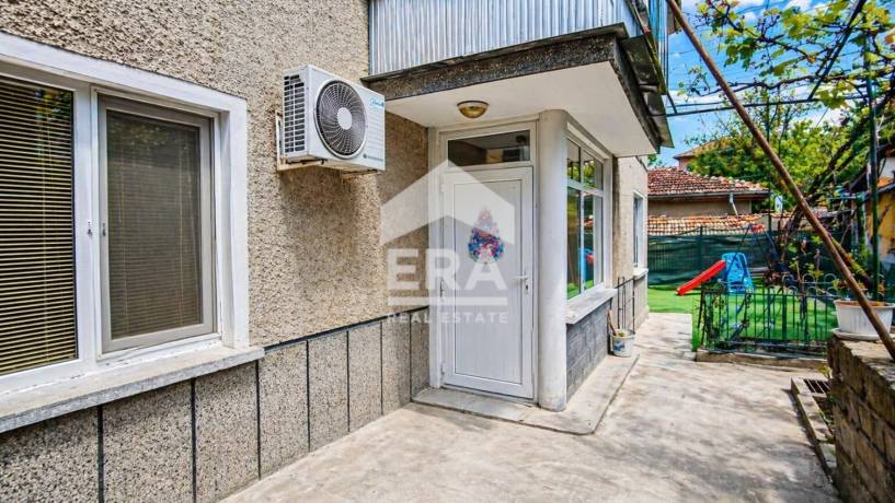 Етаж от къща за продажба в гр. Омуртаг, област Търговище