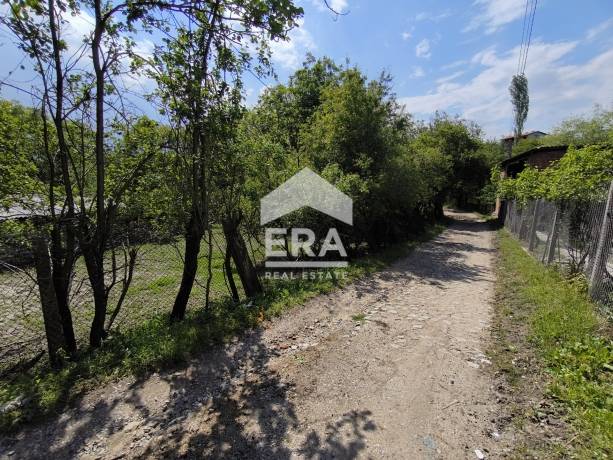 Равен парцел в ж.р.,,Изгрев,,