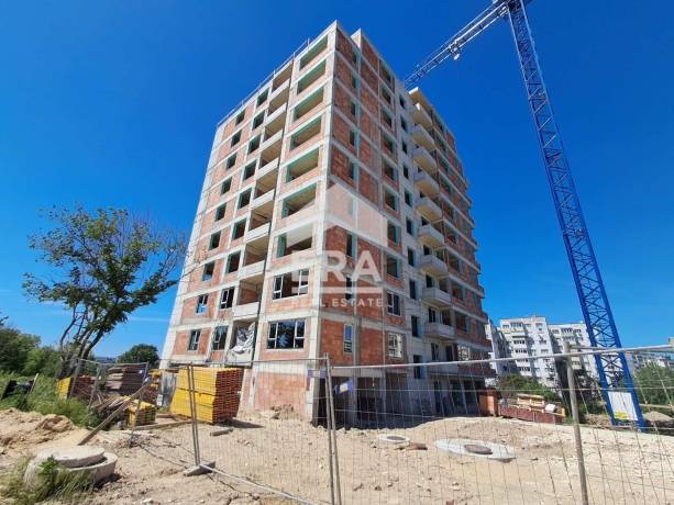 Тристаен апартамент за продажба, в новострояща се луксозна сграда с Акт 14, жк Кайсиева градина, Варна, до Хипермаркет Алати