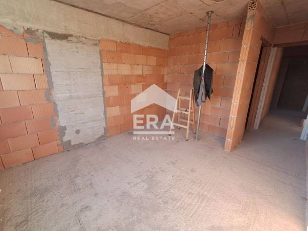 Тристаен апартамент за продажба, в новострояща се луксозна сграда с Акт 14, жк Кайсиева градина, Варна, до Хипермаркет Алати